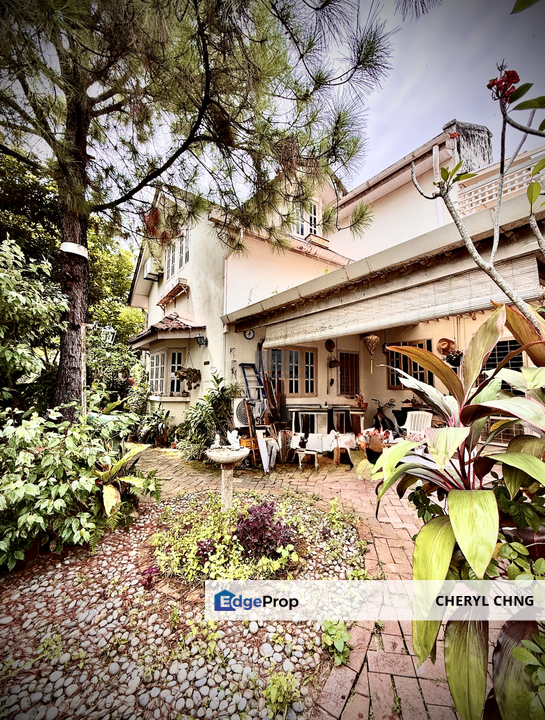 Charming Corner Terraced House with Park View in Pulau Tikus., Penang, Pulau Tikus