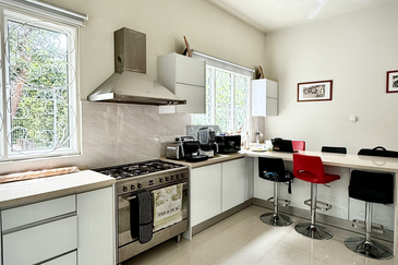 Charming Seaview Bungalow in Hilltop Villas, Batu Ferringhi.