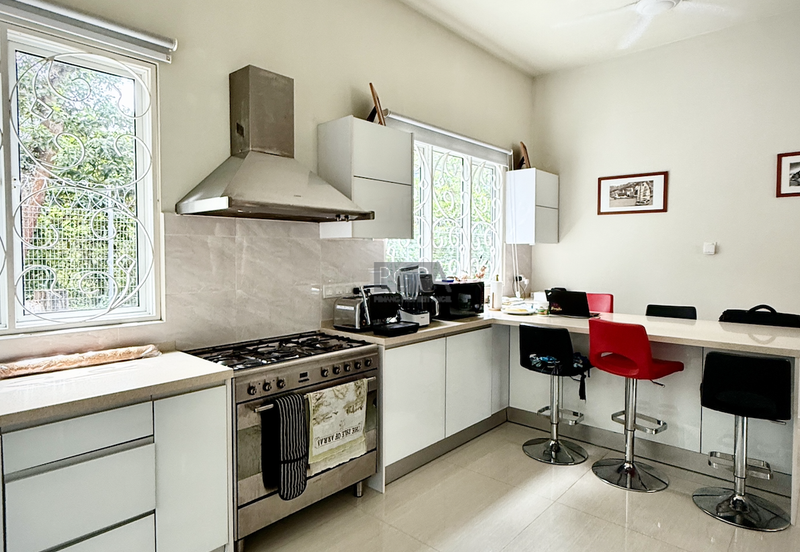 Charming Seaview Bungalow in Hilltop Villas, Batu Ferringhi.