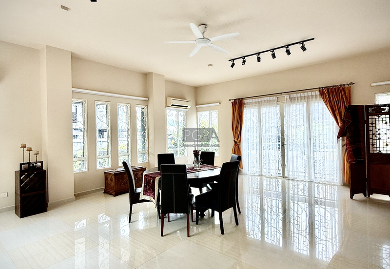 Charming Seaview Bungalow in Hilltop Villas, Batu Ferringhi.