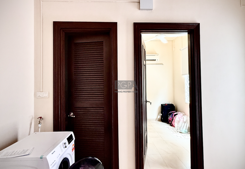 Charming Seaview Bungalow in Hilltop Villas, Batu Ferringhi.