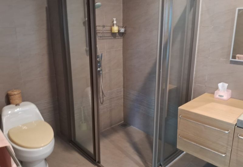 Elegant 3-Storey Terraced House at Shamrock Beach Villas, Batu Ferringhi