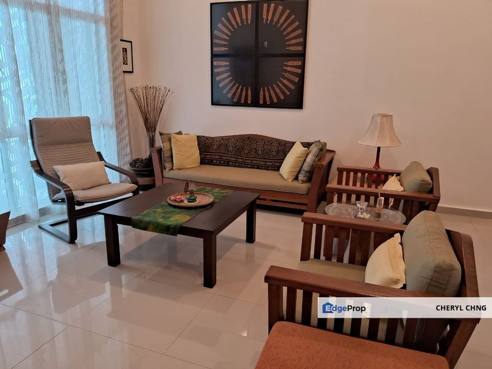 Elegant 3-Storey Terraced House at Shamrock Beach Villas, Batu Ferringhi, Penang, Batu Ferringhi