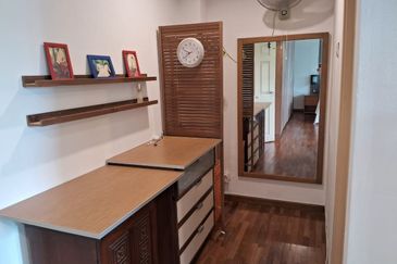 Elegant 3-Storey Terraced House at Shamrock Beach Villas, Batu Ferringhi