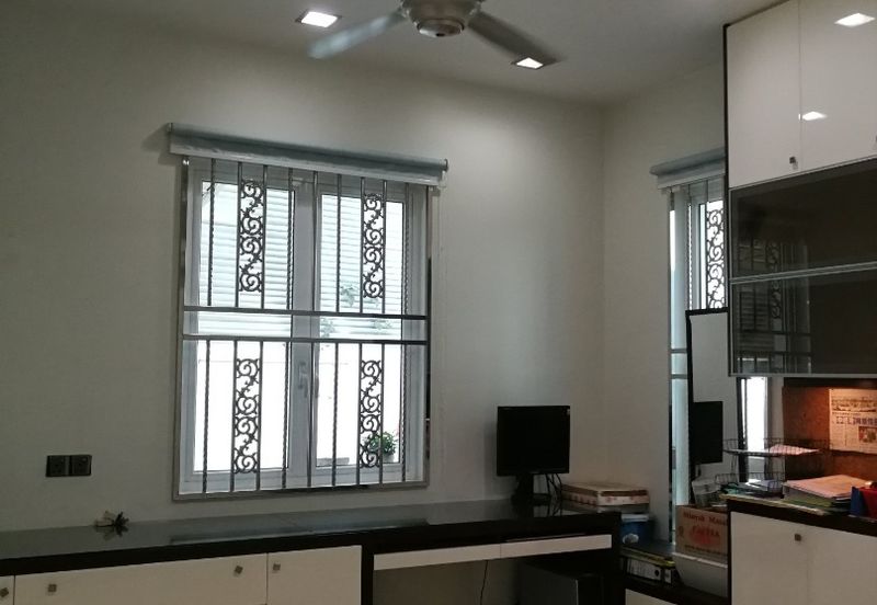 3 Storey Renovated Semi Detached For Sales