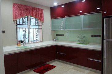 3 Storey Renovated Semi Detached For Sales