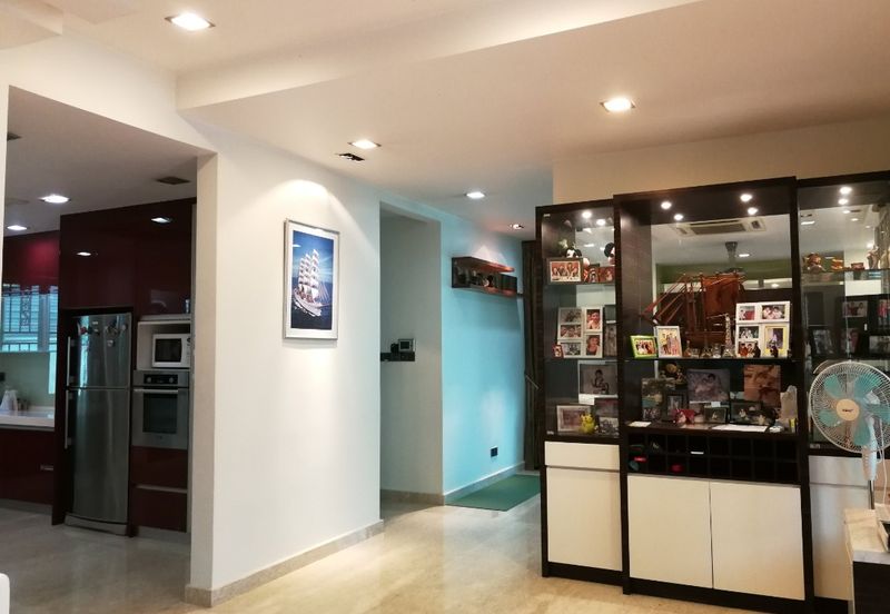 3 Storey Renovated Semi Detached For Sales