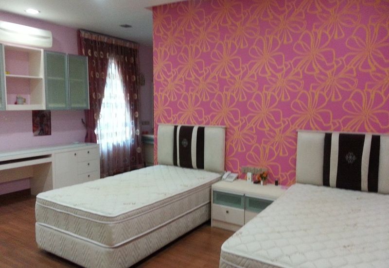 3 Storey Renovated Semi Detached For Sales