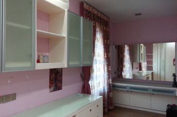 3 Storey Renovated Semi Detached For Sales