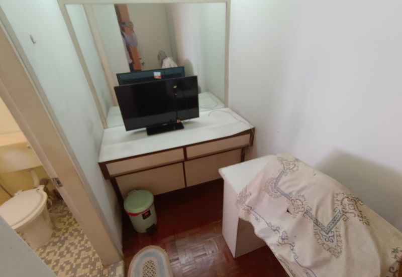 Taman Oug 2 Storey Corner Terrace Suitable For Commercial Usage on Sale