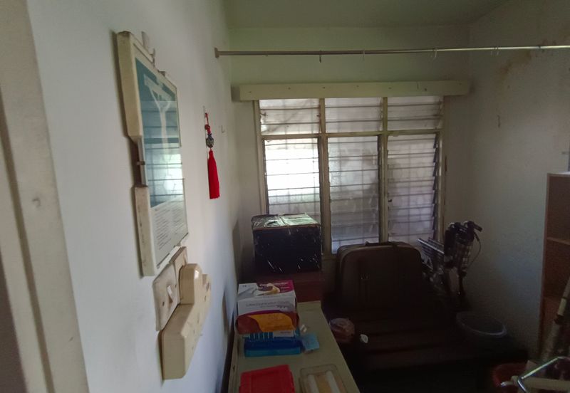 Taman Oug 2 Storey Corner Terrace Suitable For Commercial Usage on Sale