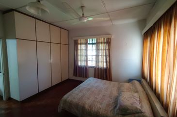 Taman Oug 2 Storey Corner Terrace Suitable For Commercial Usage on Sale