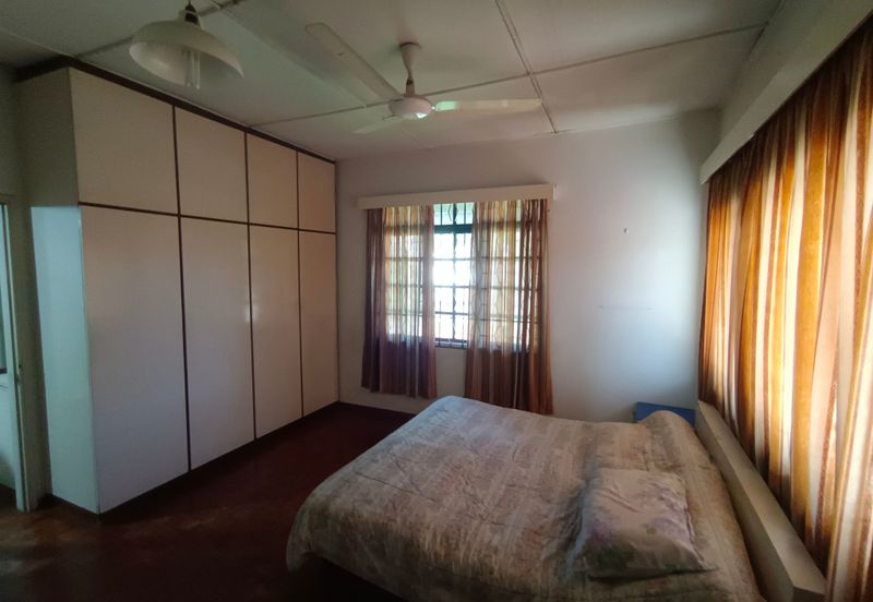 Taman Oug 2 Storey Corner Terrace Suitable For Commercial Usage on Sale