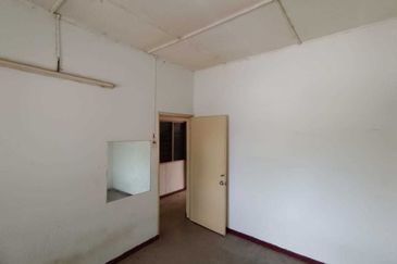 Oug 2 Storey Bigger layout Terrace Intermittent For Sales