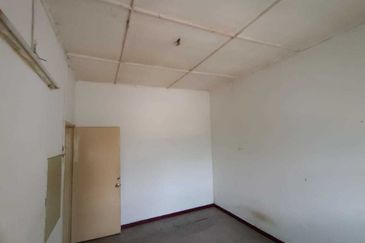 Oug 2 Storey Bigger layout Terrace Intermittent For Sales