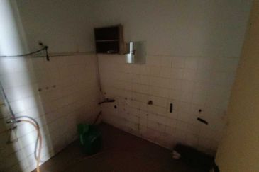 Oug 2 Storey Bigger layout Terrace Intermittent For Sales