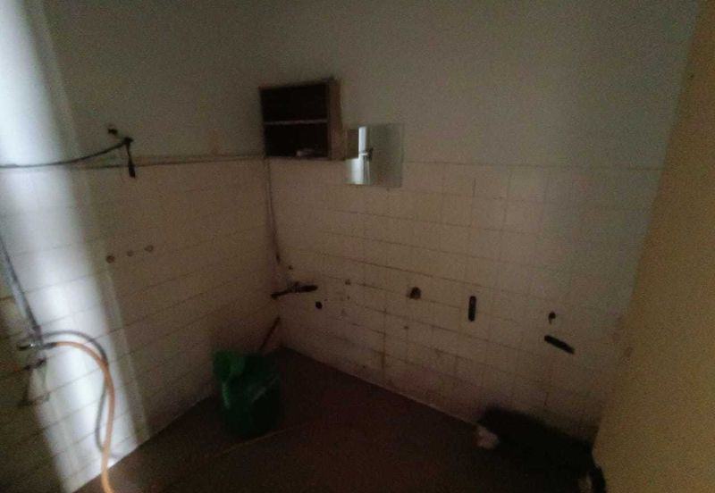 Oug 2 Storey Bigger layout Terrace Intermittent For Sales