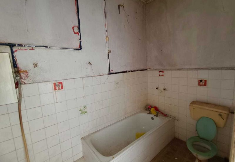 Oug 2 Storey Bigger layout Terrace Intermittent For Sales