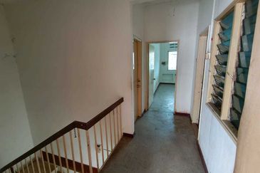 Oug 2 Storey Bigger layout Terrace Intermittent For Sales