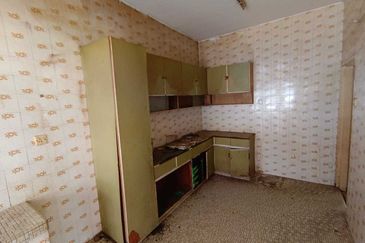 Oug 2 Storey Bigger layout Terrace Intermittent For Sales