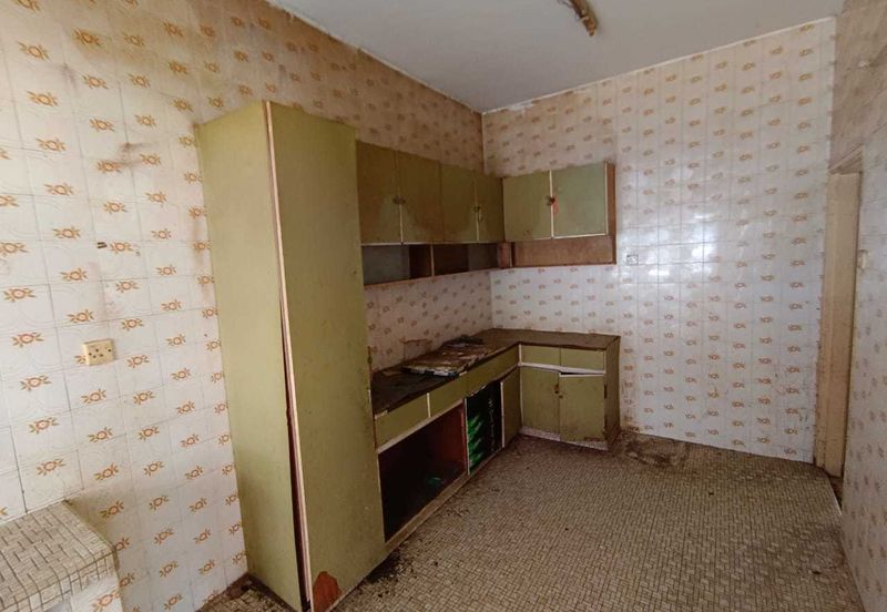 Oug 2 Storey Bigger layout Terrace Intermittent For Sales