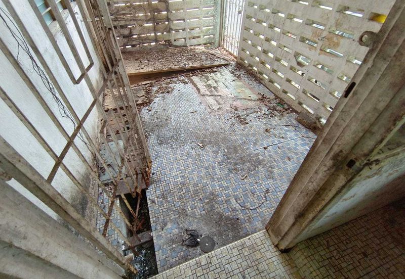 Oug 2 Storey Bigger layout Terrace Intermittent For Sales