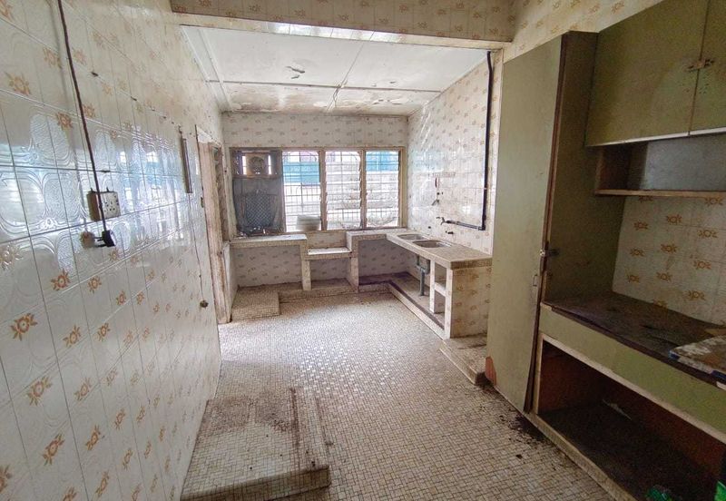 Oug 2 Storey Bigger layout Terrace Intermittent For Sales