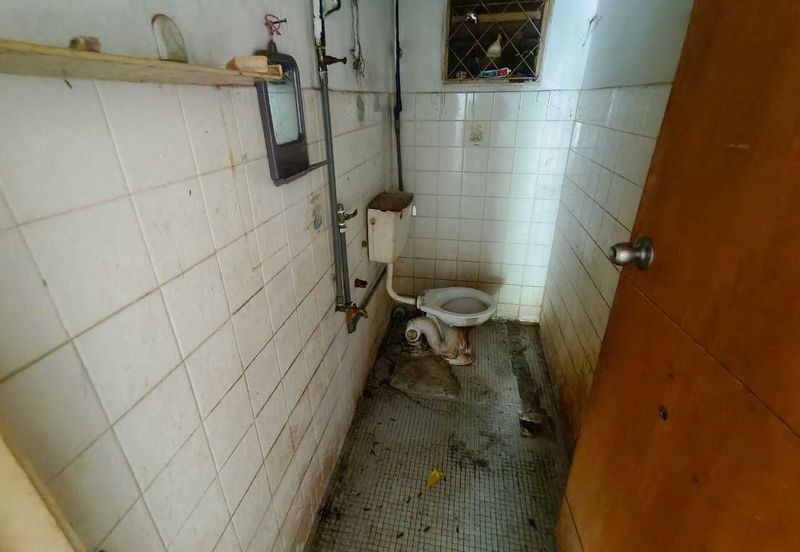 Oug 2 Storey Bigger layout Terrace Intermittent For Sales