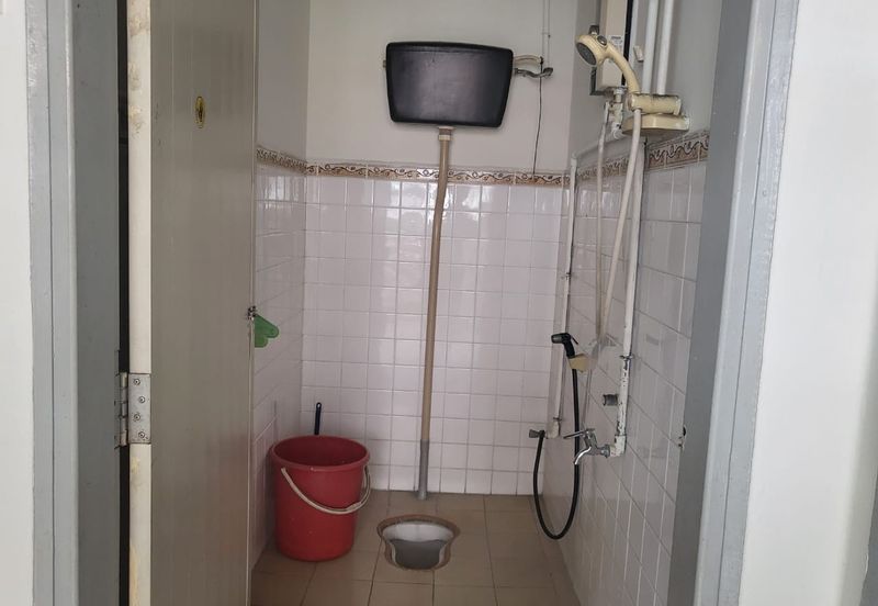 Big Layout OUG 2 Storey Terrace House For Sales