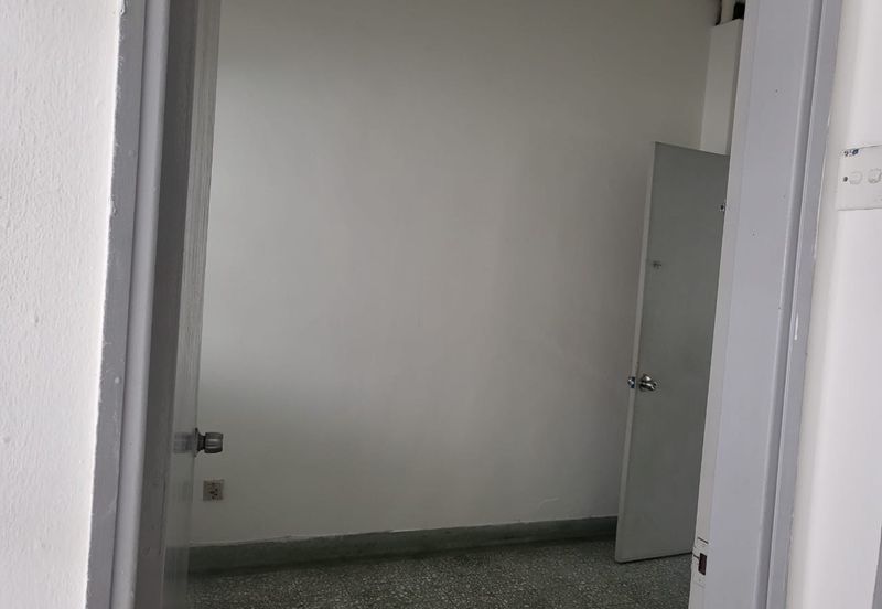 Big Layout OUG 2 Storey Terrace House For Sales