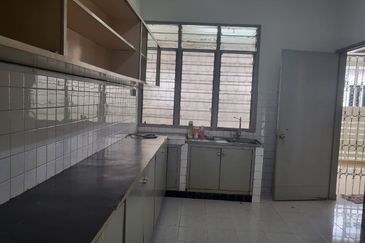 Big Layout OUG 2 Storey Terrace House For Sales