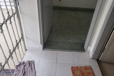 Big Layout OUG 2 Storey Terrace House For Sales