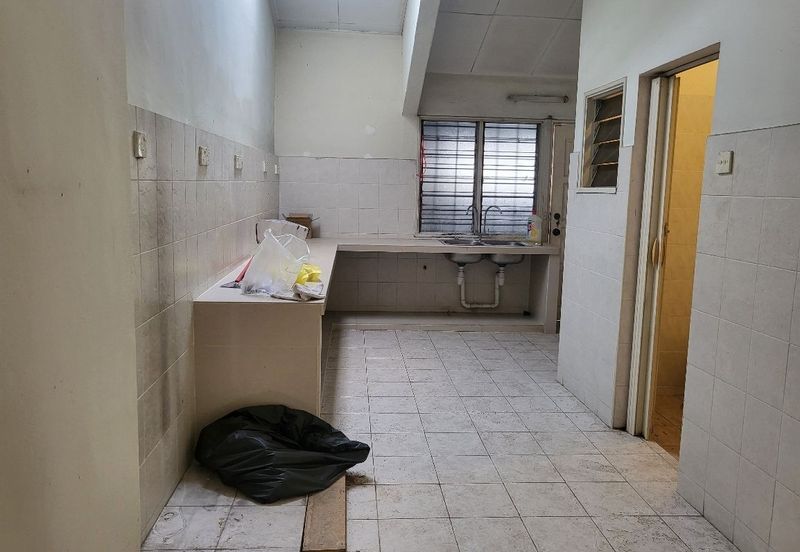 OUG/Happy Garden 2 Storey Terrace House For Sales