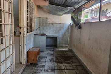 OUG/Happy Garden 2 Storey Terrace House For Sales