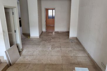 OUG/Happy Garden 2 Storey Terrace House For Sales