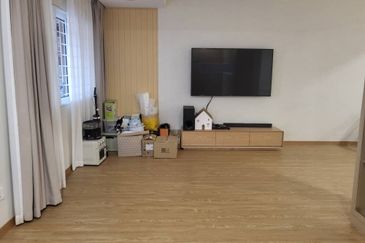 1.5 Storey Terrace House at OUG For Sale