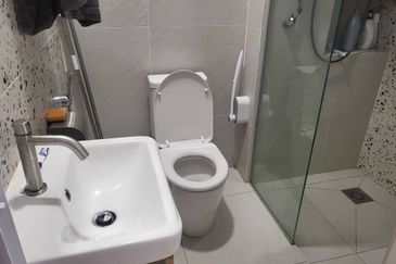 1.5 Storey Terrace House at OUG For Sale