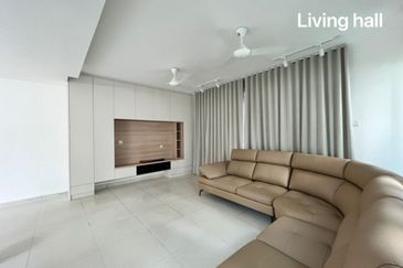 Luxurious Semi Detached House Taman United For Sale