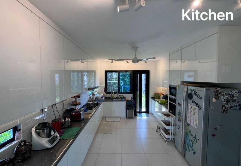 Luxurious Semi Detached House Taman United For Sale