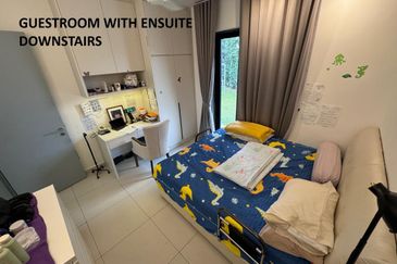 Luxurious Semi Detached House Taman United For Sale