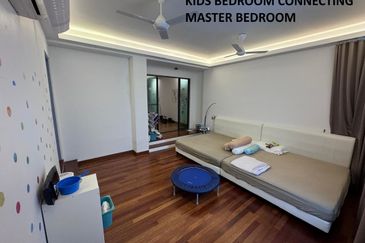 Luxurious Semi Detached House Taman United For Sale