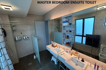 Luxurious Semi Detached House Taman United For Sale