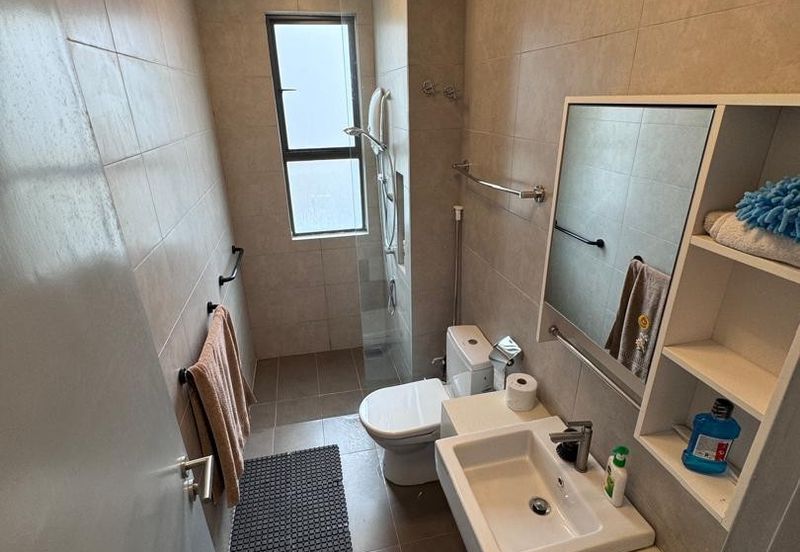 Luxurious Semi Detached House Taman United For Sale