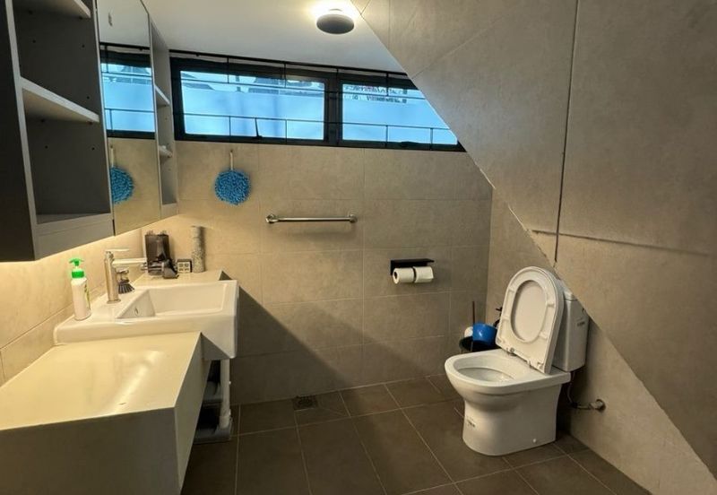 Luxurious Semi Detached House Taman United For Sale