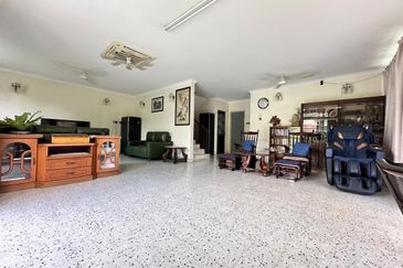 Semi-D House in Taman OUG For Sale