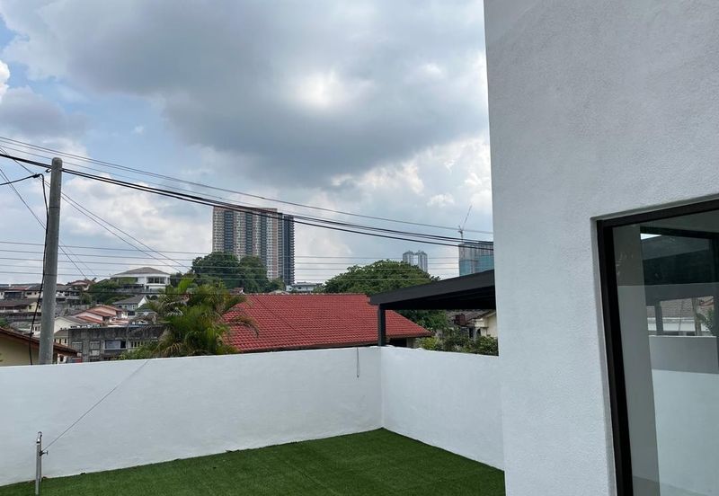 Newly Built 2 Storey Semi detached House For Sales