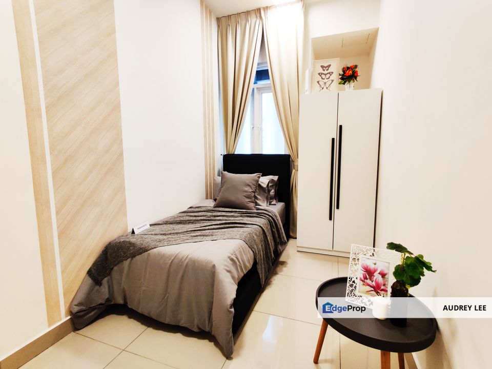 Partly furnished. Developer unit. Free legal fee, Selangor, Cyberjaya