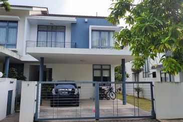 Summerglades, Perdana Lakeview West