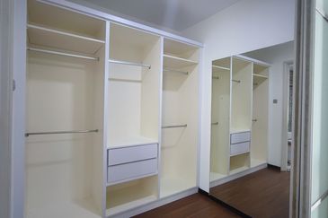 Summerglades, Perdana Lakeview West