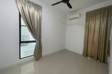 Isle of Kamares, Setia Eco Glades